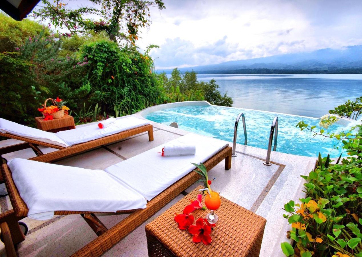 Badian Island Wellness Resort Bagian luar foto